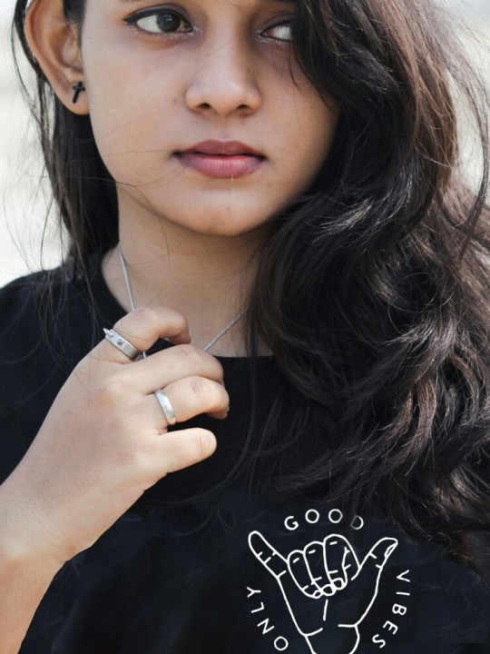 Girl T-shirt Black Good Vibes