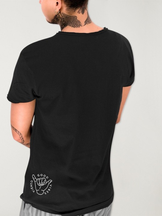 Camiseta de Hombre Cuello Abierto Negra Deepwater