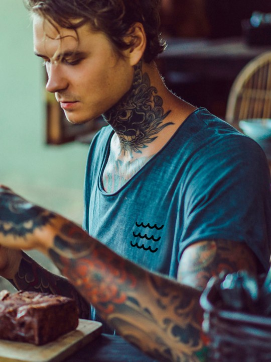Men T-Shirt Open neck Ocean Swell